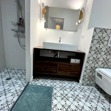 Villa Climatisees Avec Piscine Et Proche Du Lacanau
